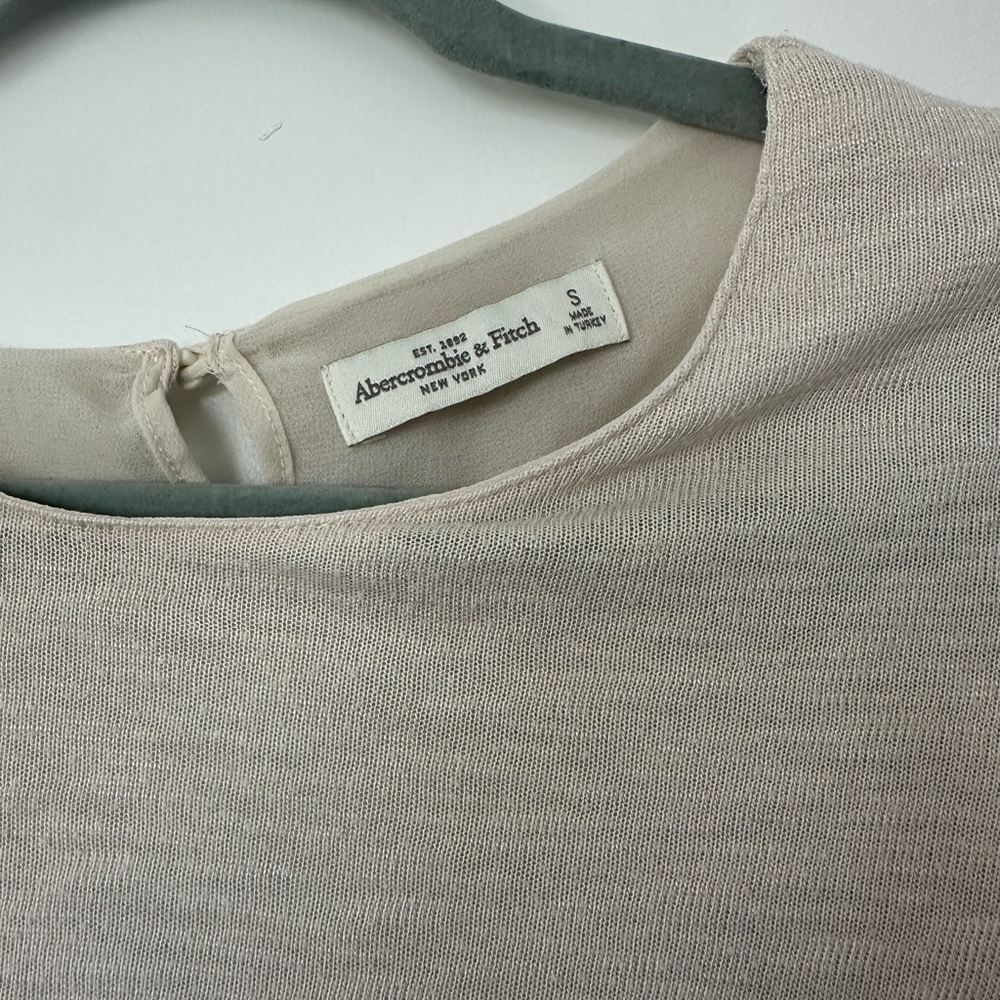Abercrombie and Fitch Long Sleeve Top - Picture 2 of 3